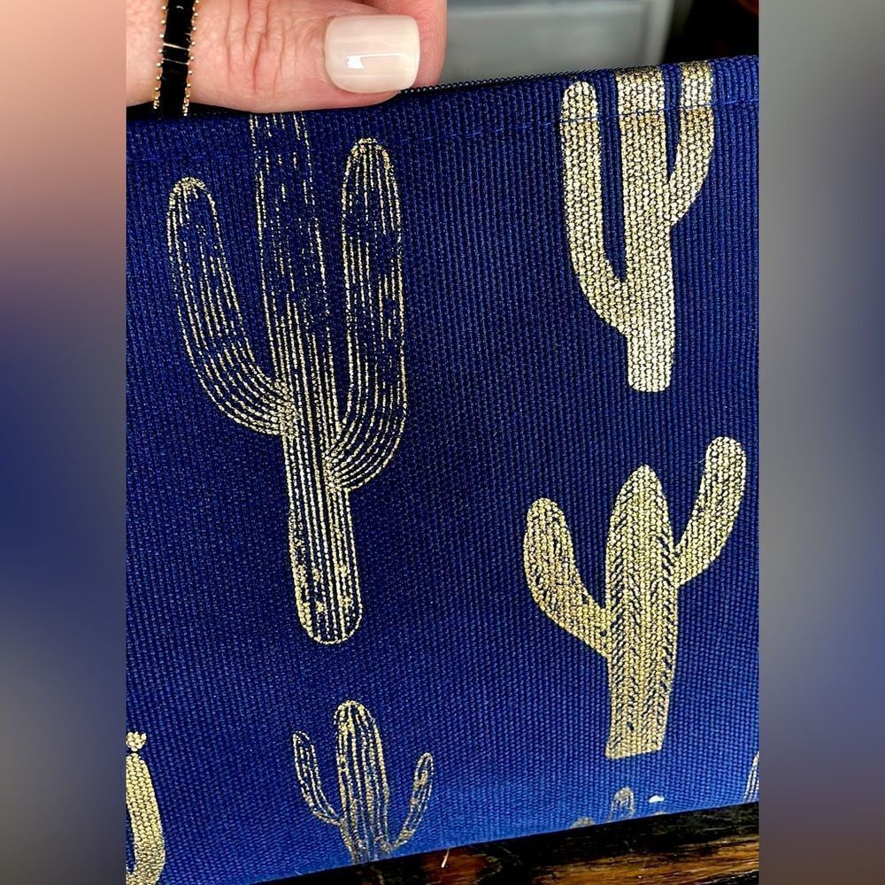 GOLDEN CACTUS NAVY WRISTLET POUCH - Picture 3 of 4